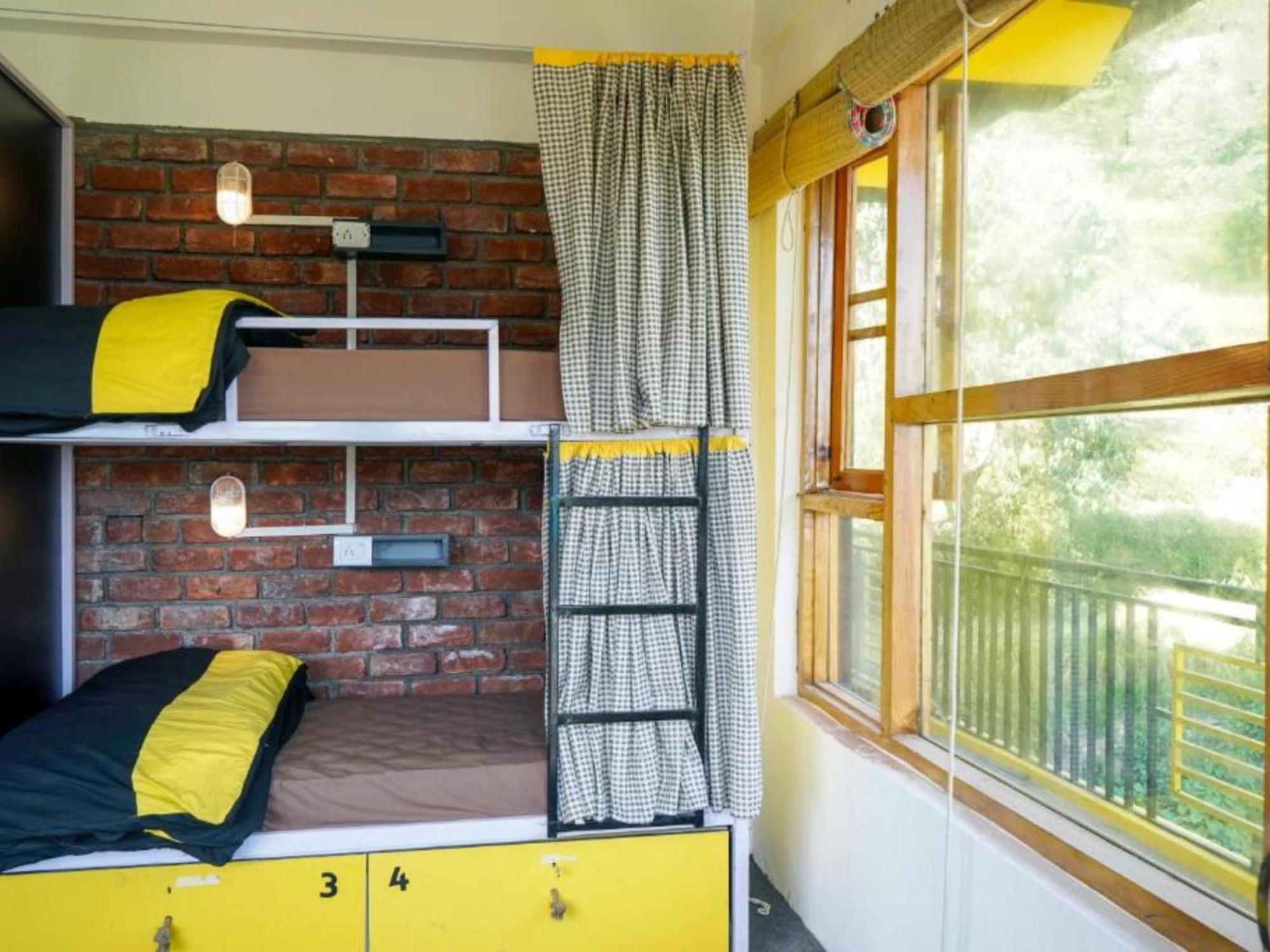 The Hosteller Mcleodganj, Upper Bhagsu ماكليود غانج الغرفة الصورة