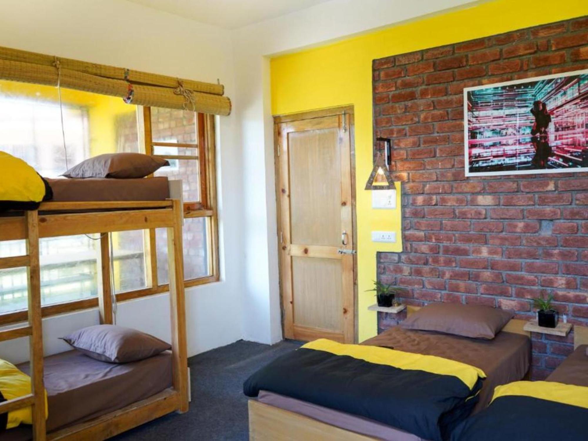 The Hosteller Mcleodganj, Upper Bhagsu ماكليود غانج الغرفة الصورة