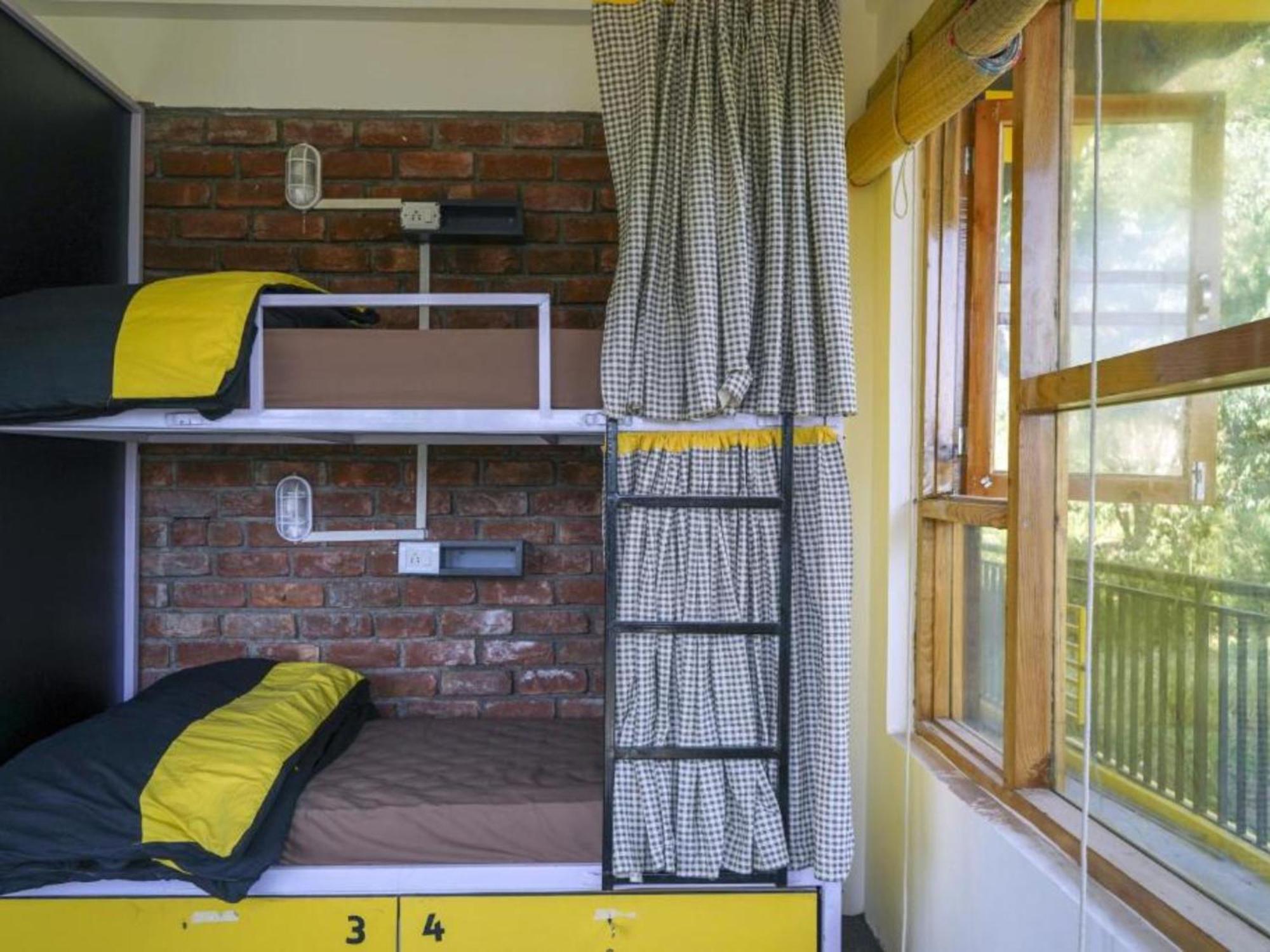 The Hosteller Mcleodganj, Upper Bhagsu ماكليود غانج الغرفة الصورة